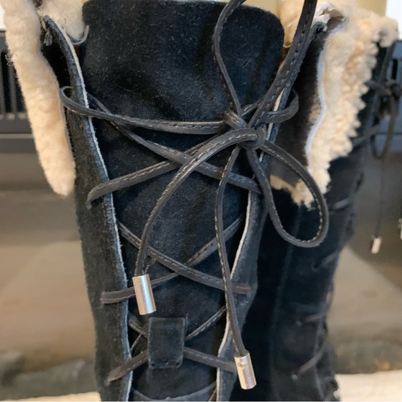 Sperry suede and Sherpa 8 hole moccasin boots - Picture 13 of 13